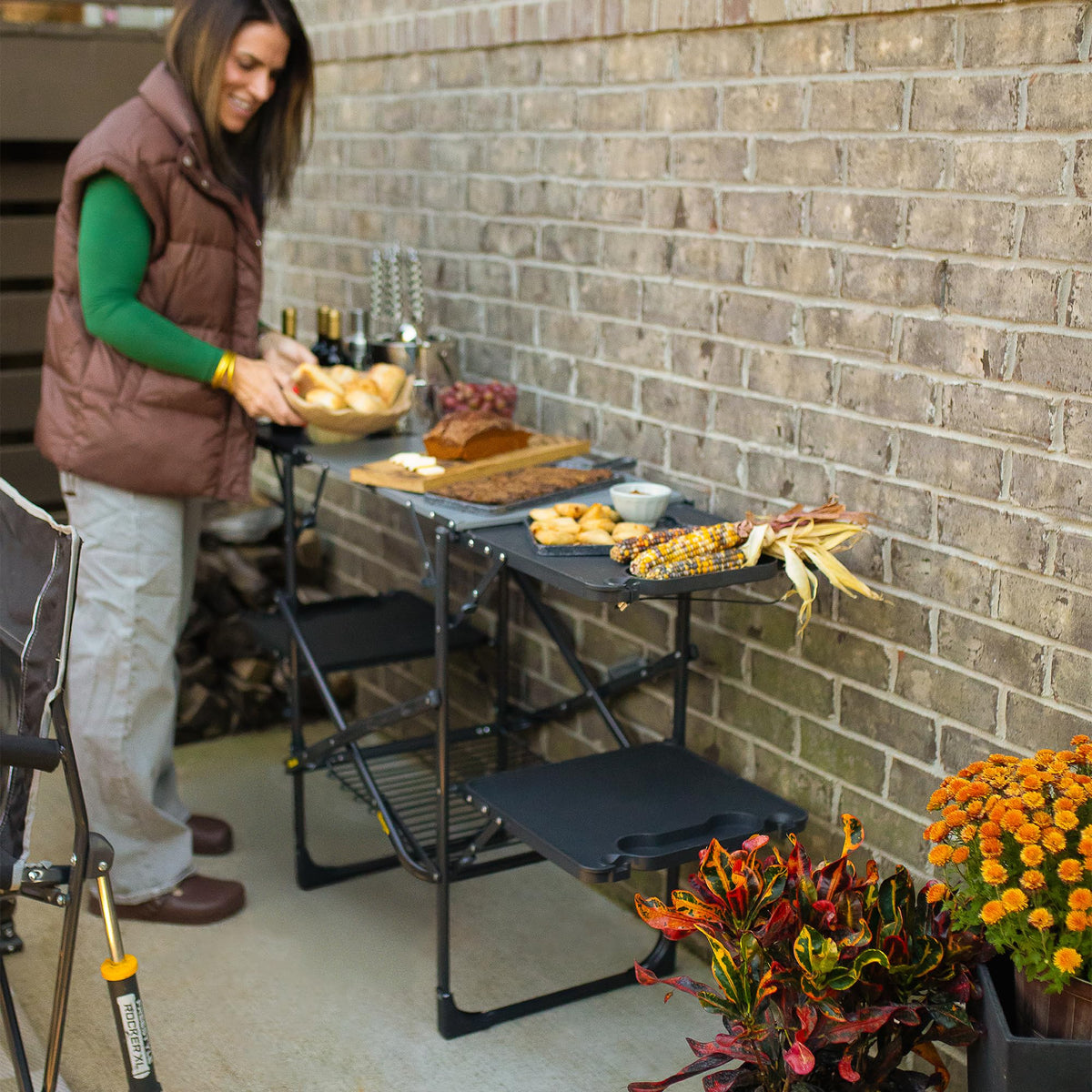 Portable Folding Cook Station with Heat Resistant Tabletop D664